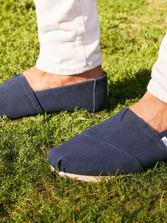 Toms Shoes - Toms Navy Canvas Slip-On Flats size 6.5